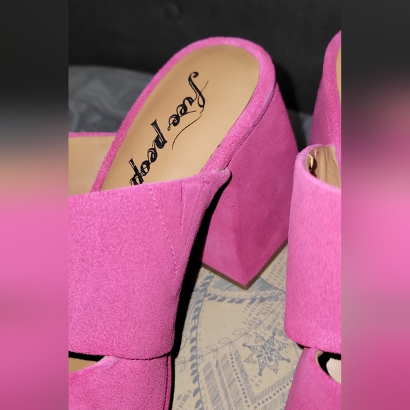 Brand New in Box (NIB) Free People Love is Everywhere Platform Heel - Picture 12 of 12